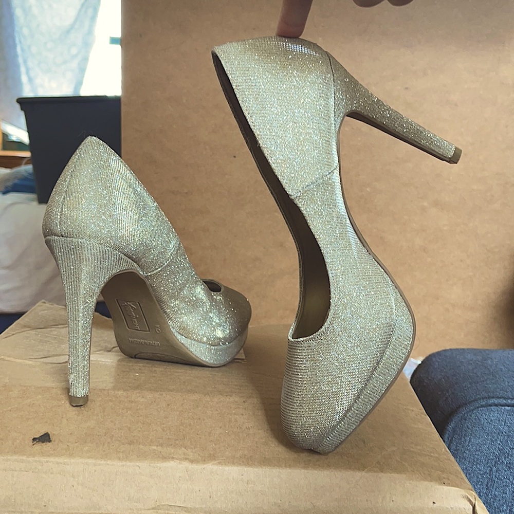 *Barely Worn* Champagne Stilettos - SIZE 9